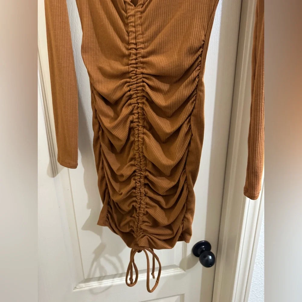 NWT Fashion Nova Elegant Brown Ruched Dress - Picture 4 of 5